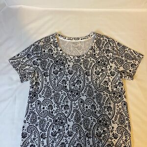 White Stag Black and White Paisley Short Sleeve Top